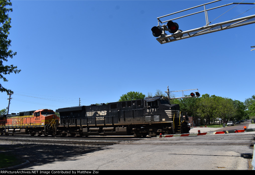 NS 8171 BNSF 4917